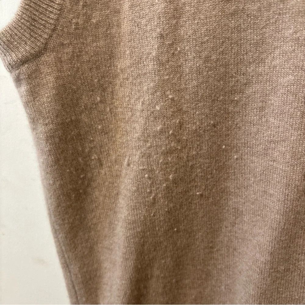Vintage Macy’s 100% Cashmere V Neck Tan Sweater Vest Size L Italy Paris